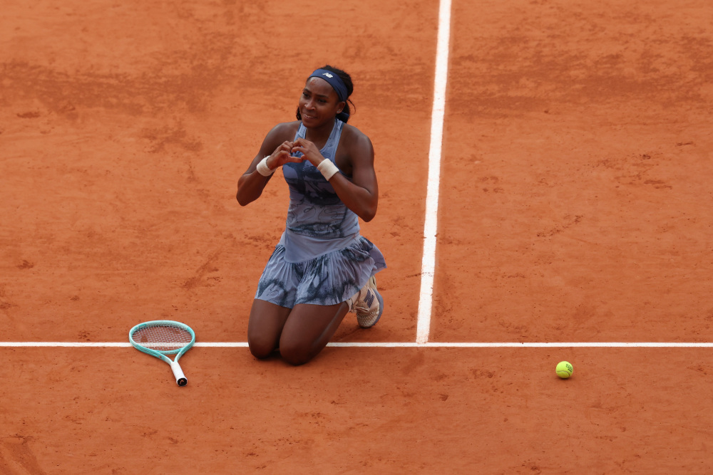 从中场传球 从中场传球